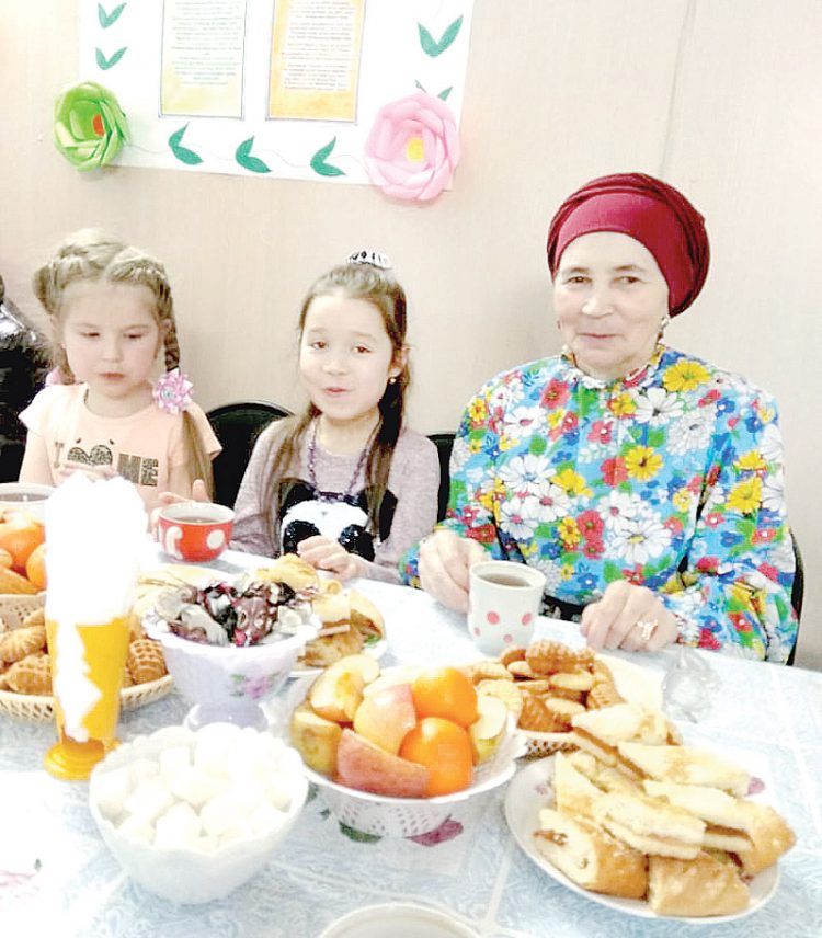 “Сөлгеләрне “ИРИС” җепләр белән чигәм”