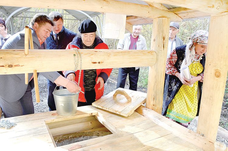 “Чишмәне бергәләп торгыздык”