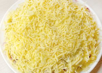 ГӨМБӘЛЕ-АНАНАСЛЫ САЛАТ