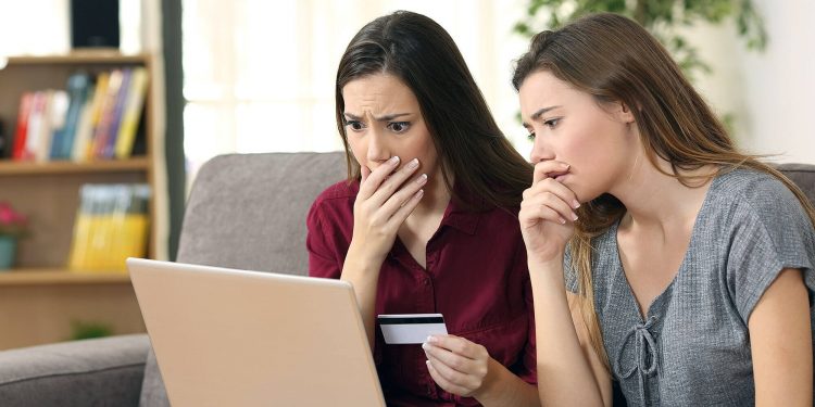 “Алар телефон аша һәр адымымны контрольдә тотты”