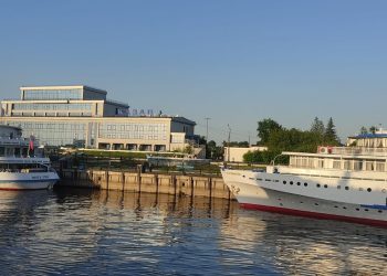 ТЕПЛОХОД  — ЙӨЗМӘ КУНАКХАНӘ