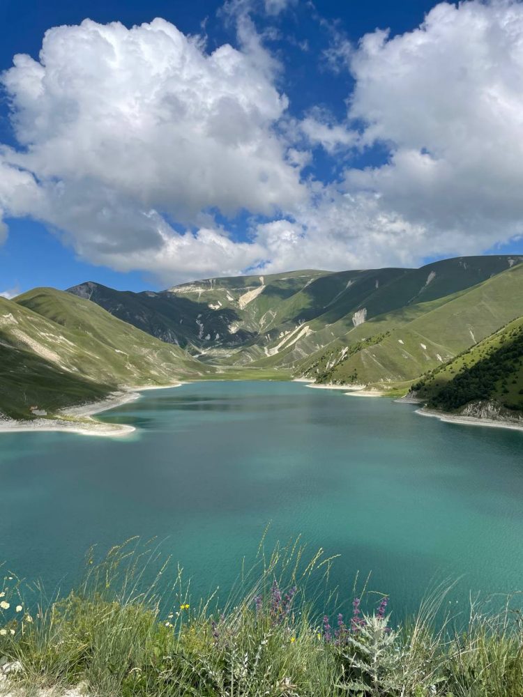 ЧЕЧНЯ ИЛЕНДӘ: БИЮЧЕ ФОНТАН, ИҢ ЗУР МӘЧЕТ ҺӘМ КЫЗЫЛ СЫЕРЛАР