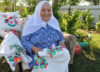 “ӨЧ КЫЗГА ДА УНАР МЕНДӘР ТЫШЫ ЧИГЕП БИРДЕМ”