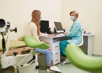 “ХАТЫН-КЫЗГА АЯКЛАРЫН ТУҢДЫРМАСКА КИРӘК”