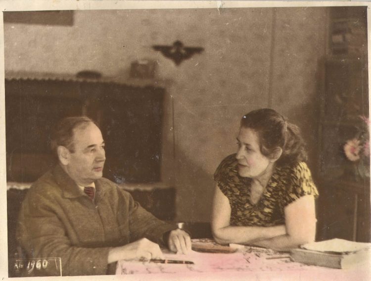 “НӘКЫЙ ИСӘНБӘТНЕ КИЛӘЧӘК БУЫНГА ТАПШЫРЫП КАЛДЫРЫРГА КИРӘК”