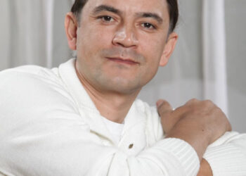 “АКТЕР ҺӨНӘРЕН САЙЛАП, БӘХЕТЛЕМЕ СИН, ДИЛӘР”