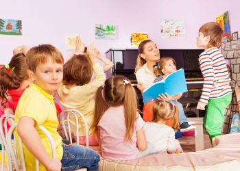 БАЛАЛАР БАКЧАЛАРЫНА НИГӘ ТӘРБИЯЧЕЛӘР КИЛМИ?