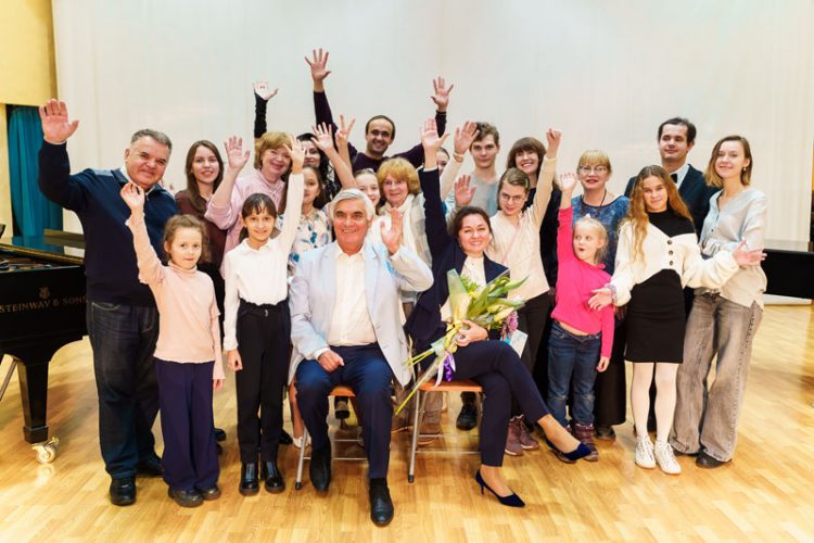 “ҖЫРГА КӨЙ ЯЗЫП КЫНА ПРОФЕССИОНАЛ БУЛА АЛМЫЙСЫҢ!”